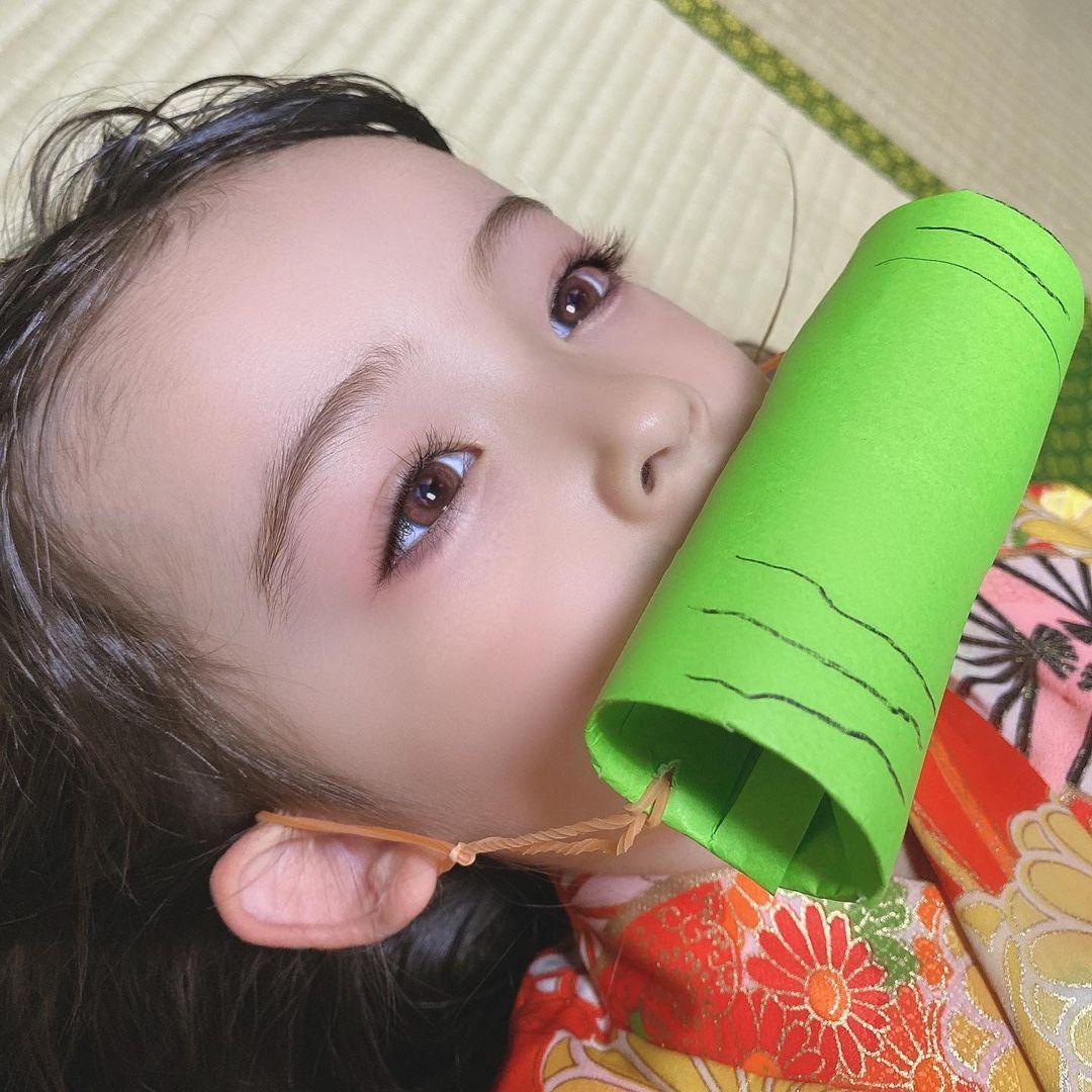【Cosplay欣赏】6岁混血萝莉 甜味弥漫 一只幼桃还原《鬼灭之刃》坠姬，魅惑造型引日本网友不满！
